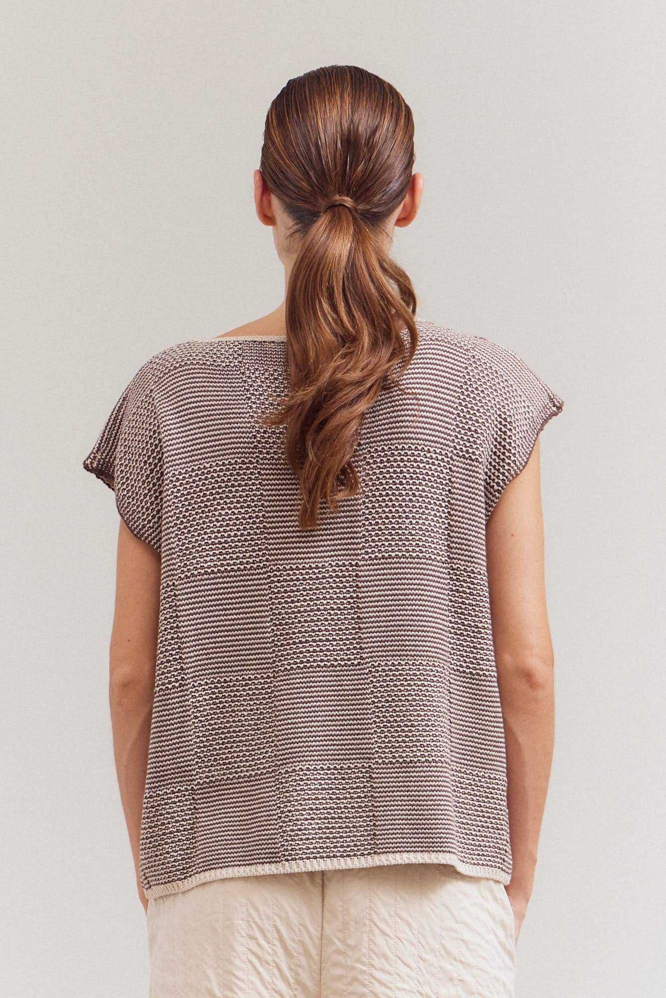 41771 - MIXED YARN SLEEVELESS SWEATER TOP