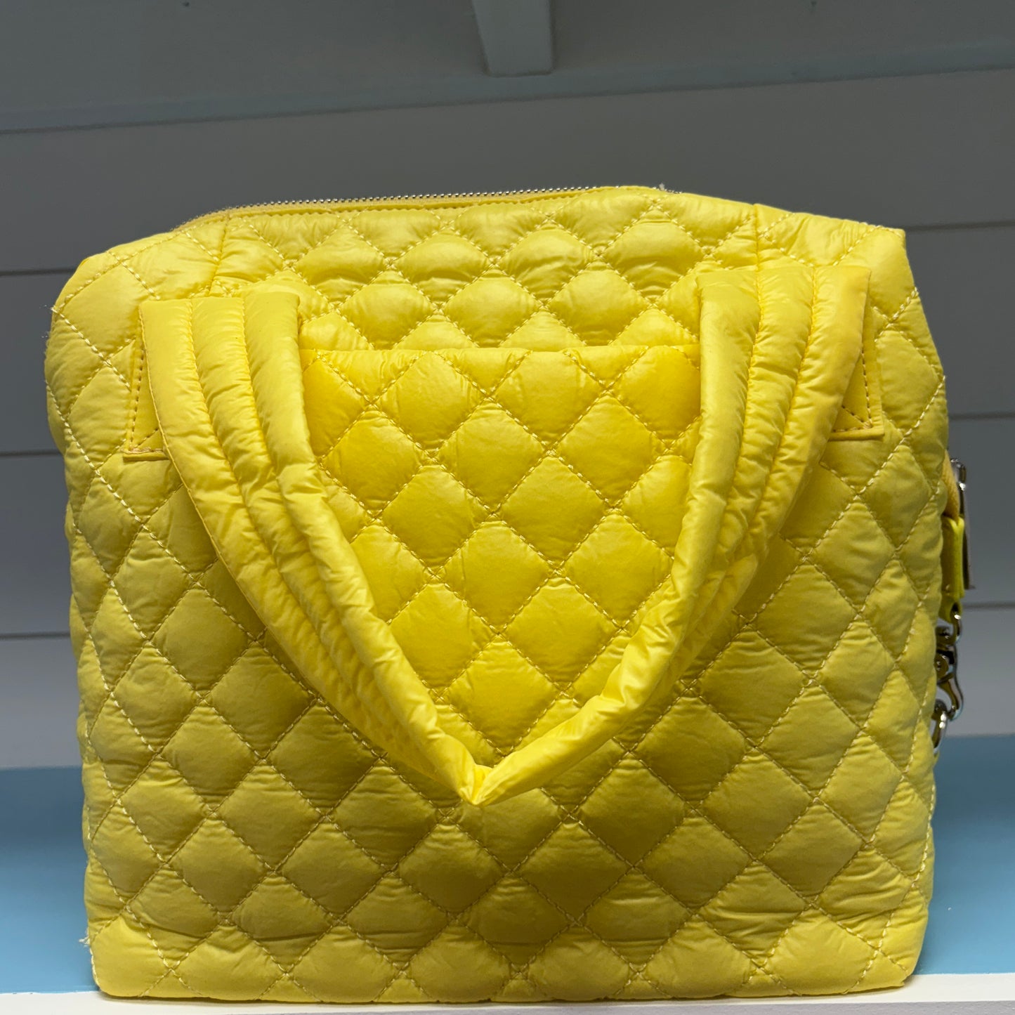 ON THE MOVE QUILTED BAG