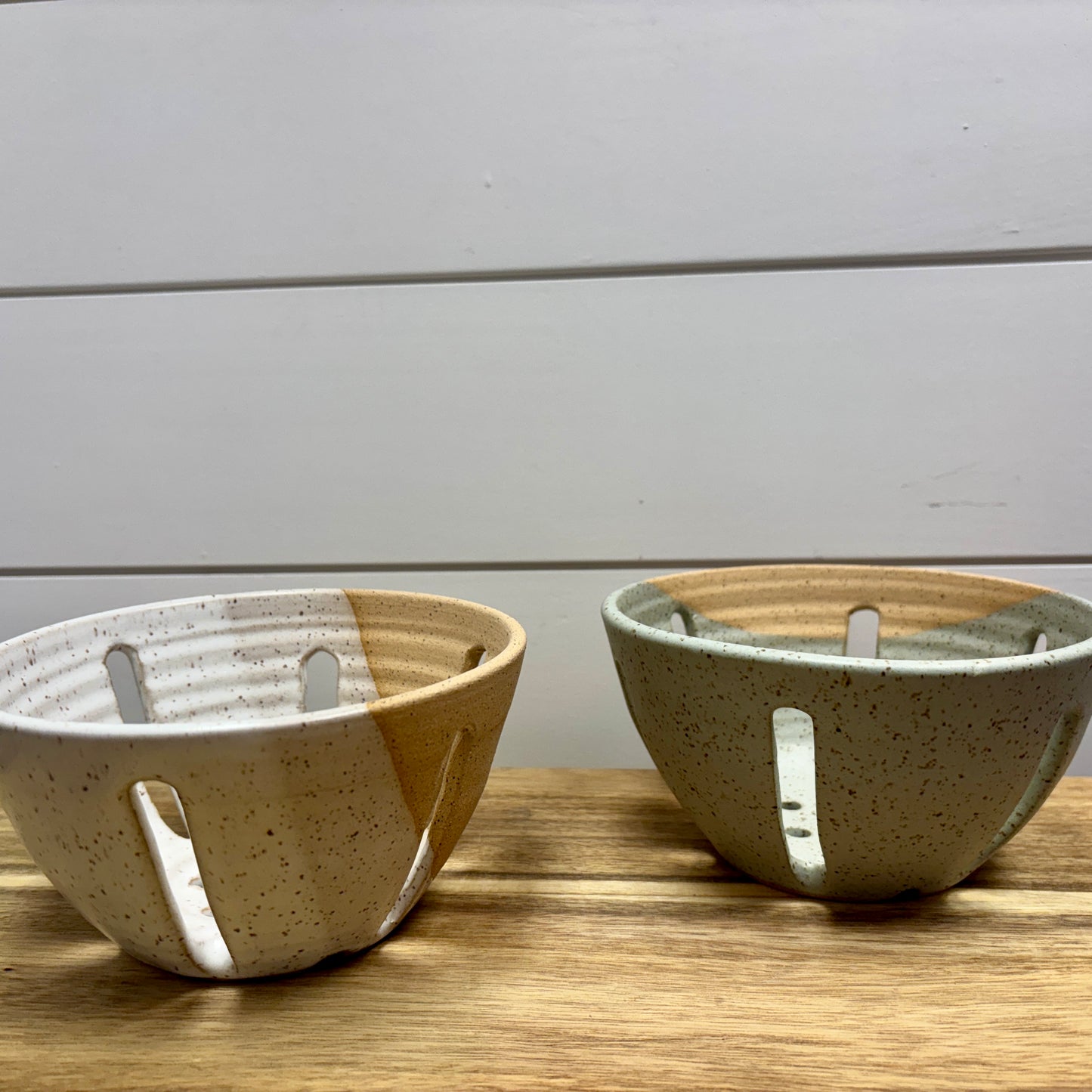 HANDMADE CERAMIC BERRY BOWL