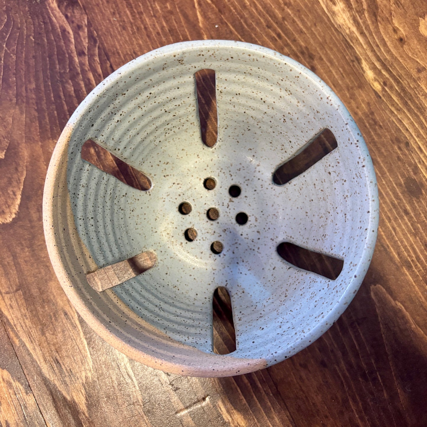HANDMADE CERAMIC BERRY BOWL