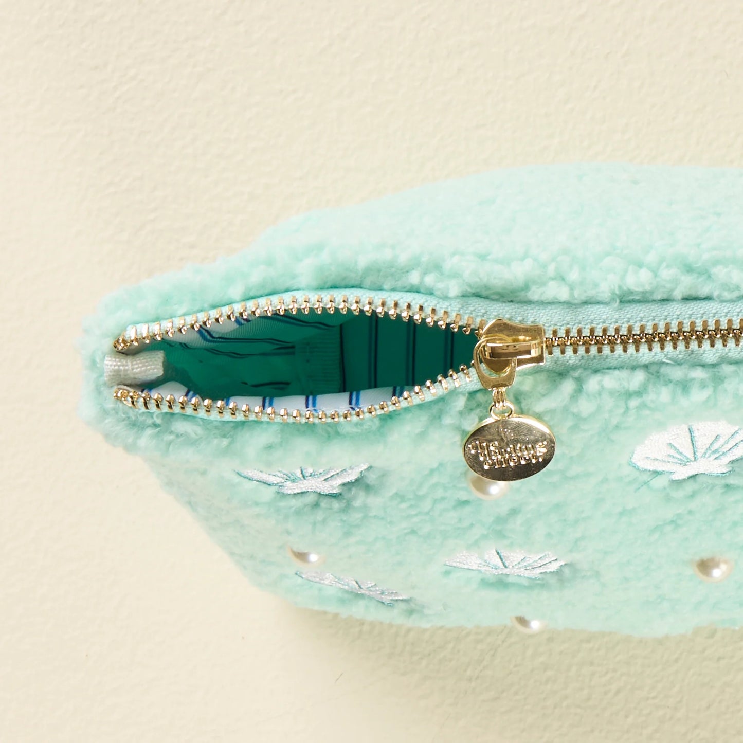 SEASHELLS & PEARLS TEDDY POUCH