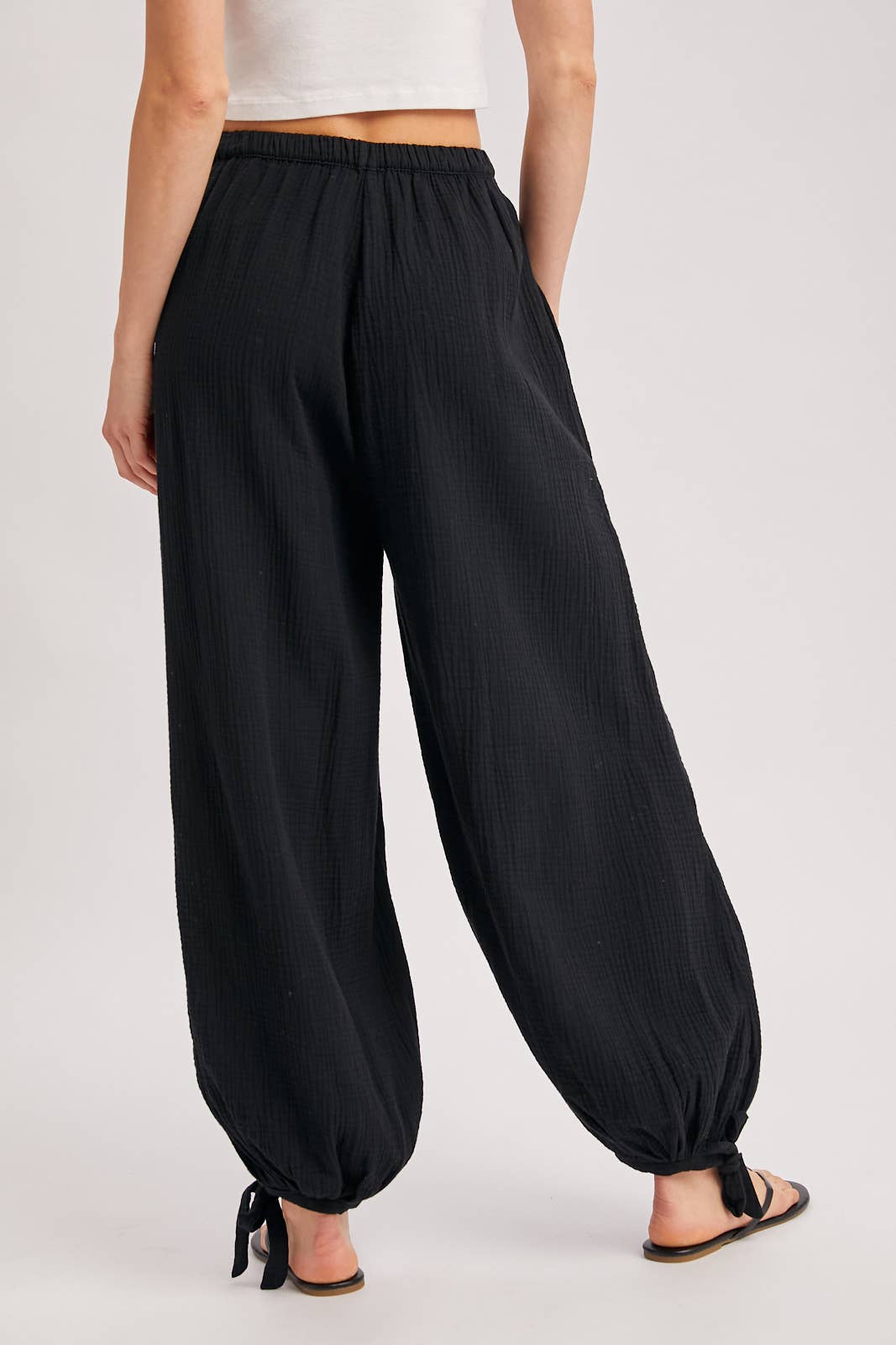 ELASTIC WAISTBAND CRINKLED GAUZE JOGGER PANTS