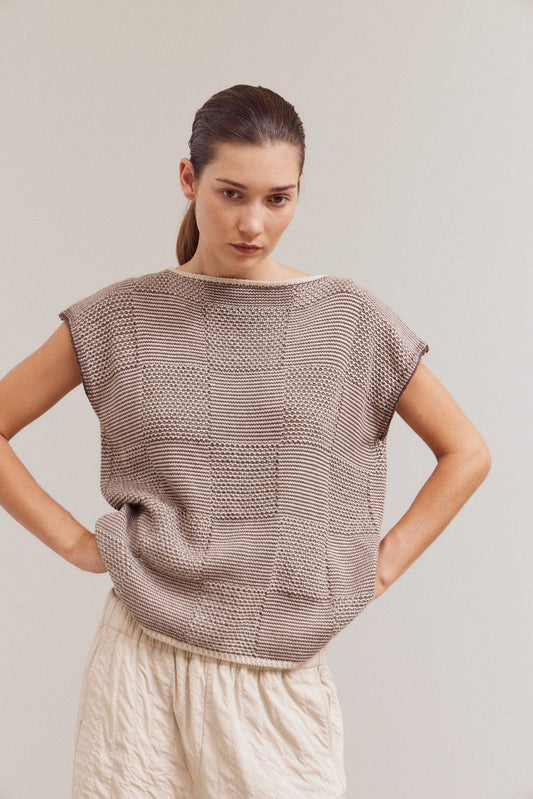 41771 - MIXED YARN SLEEVELESS SWEATER TOP
