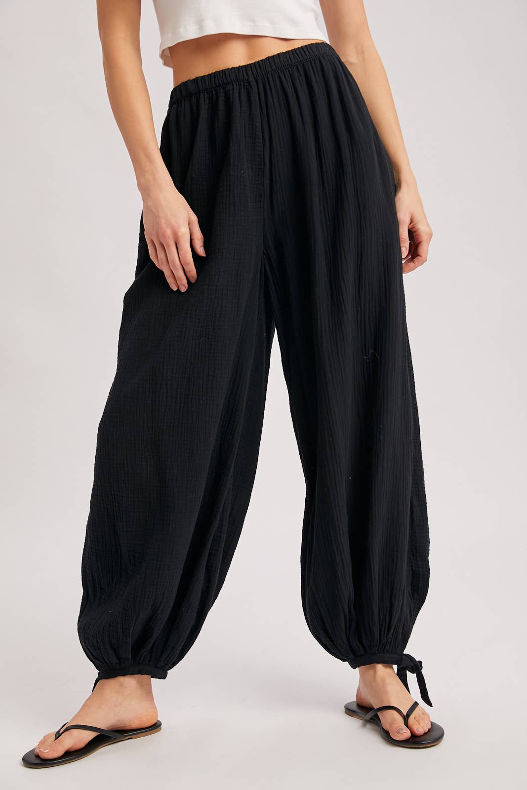 ELASTIC WAISTBAND CRINKLED GAUZE JOGGER PANTS
