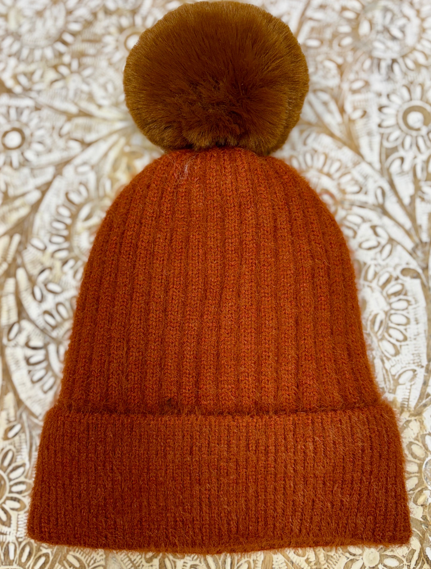 CLASSIC KNIT BEANIE WITH POM POM