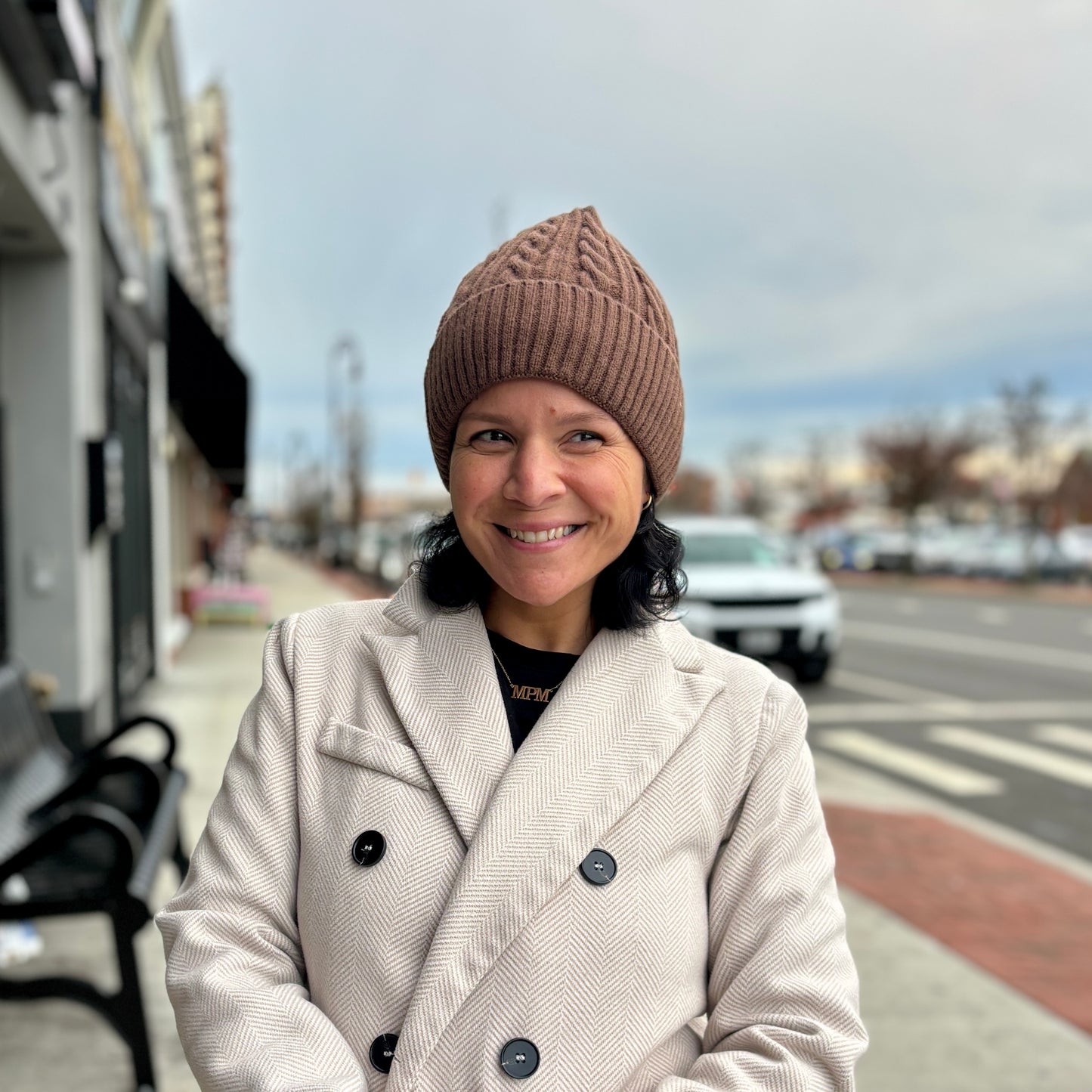 ESSENTIAL KNIT BEANIE