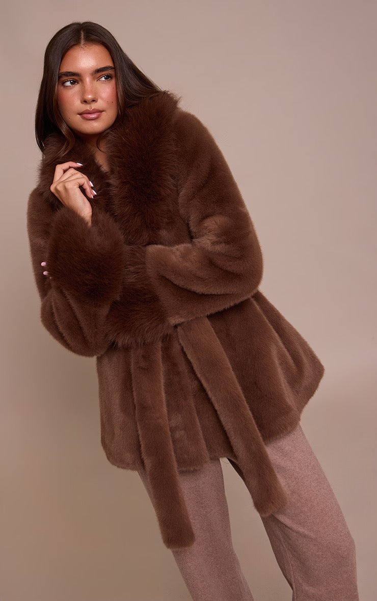 FUR THE LADIES IN THE PLACE